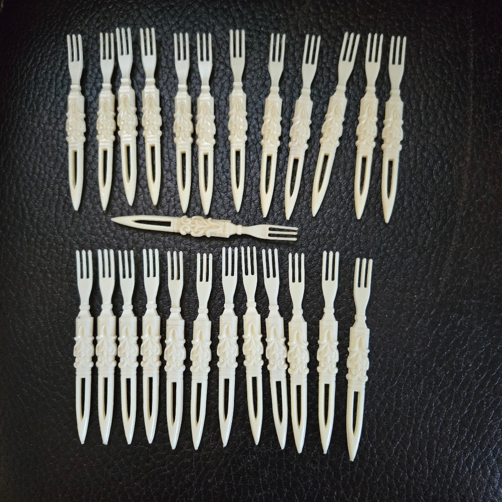 Set of Cream Mini Cocktail Forks